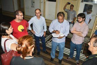 Vice-reitor, Hedinaldo Lima, e comissão visitam a antiga FD
